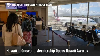 Hawaiian oneworld membership adds new Hawaii award options at a busy Honolulu airport gate.